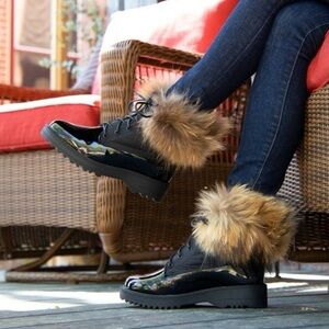 EUC - Cloud Nine Ladies Brooke Boot with Raccoon Fur Black Patent - Size 10